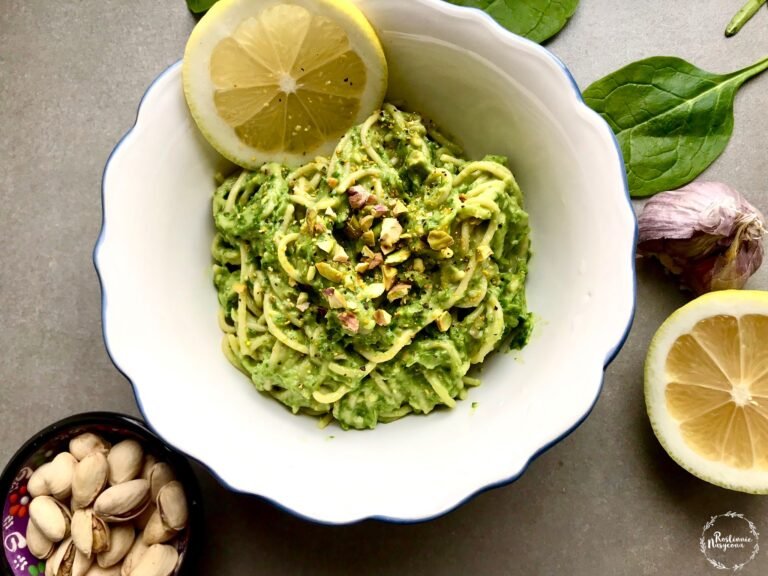spaghetti z cytrynowym pesto z awokado